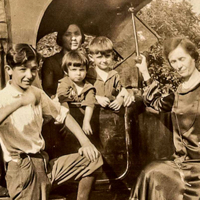 Julie Anna Shirley Hy Molly 1927