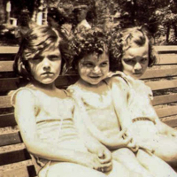 Sandi Friends 1940s